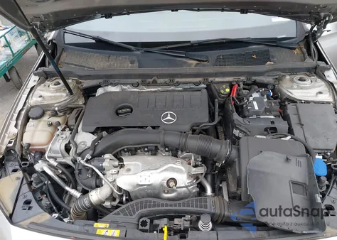 2019 Mercedes-Benz A 220 4Matic z USA, uszkodzony, nr VIN WDD3G4FB1KW025861